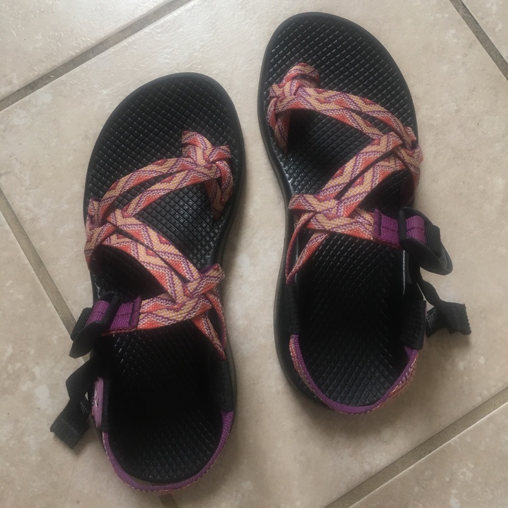 Size 7 black and pink Chacos.
